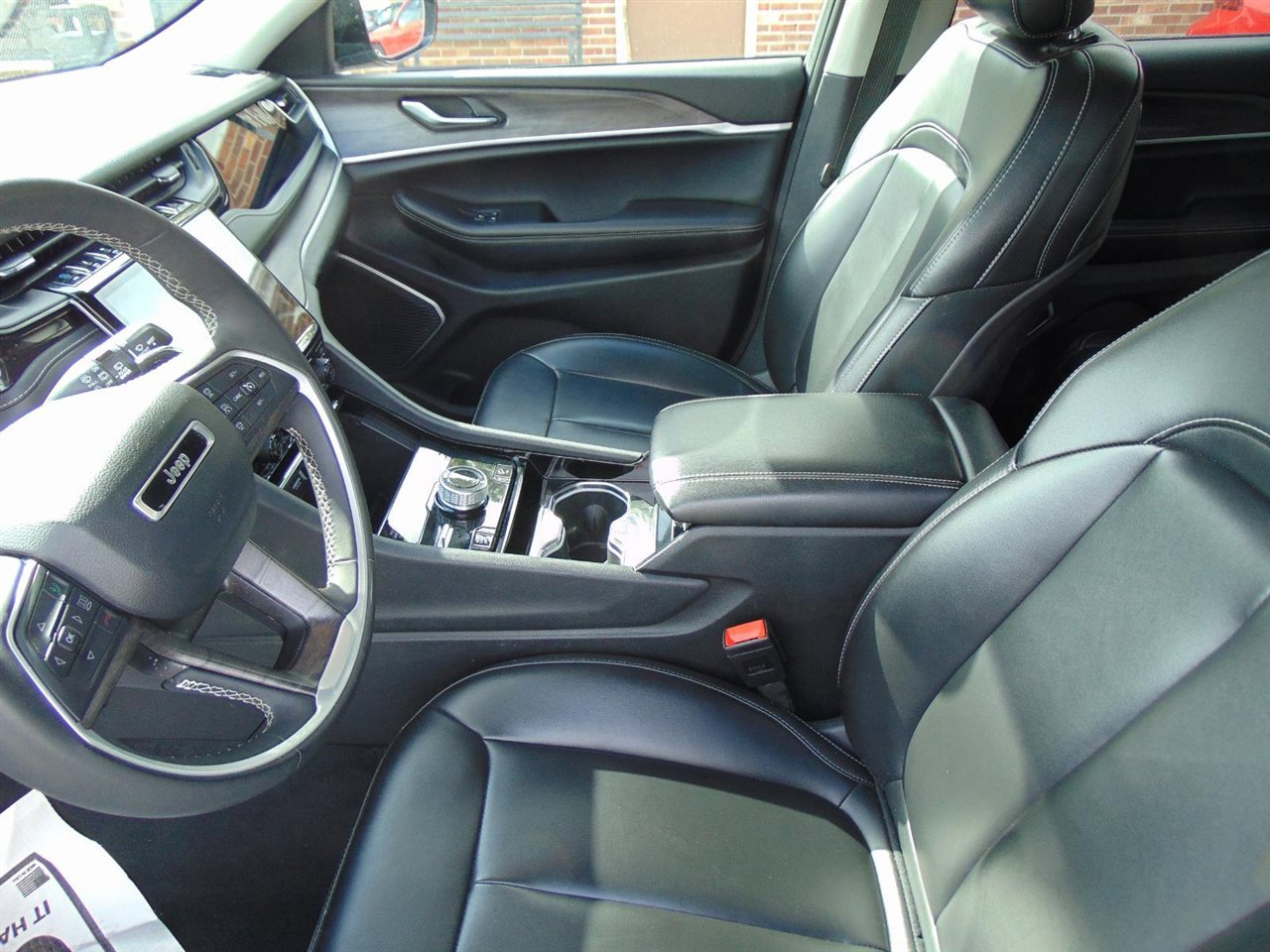 Used 2023 Jeep Grand Cherokee 4WD 4xe image 22