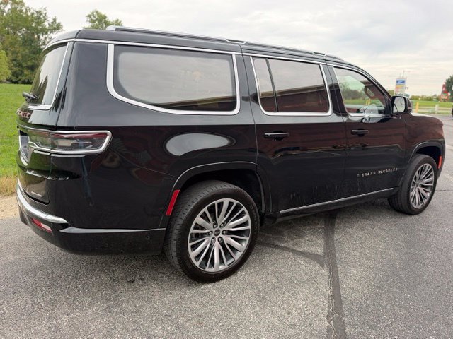 Used 2023 Jeep Grand Wagoneer Series III AWD/4WD image 5