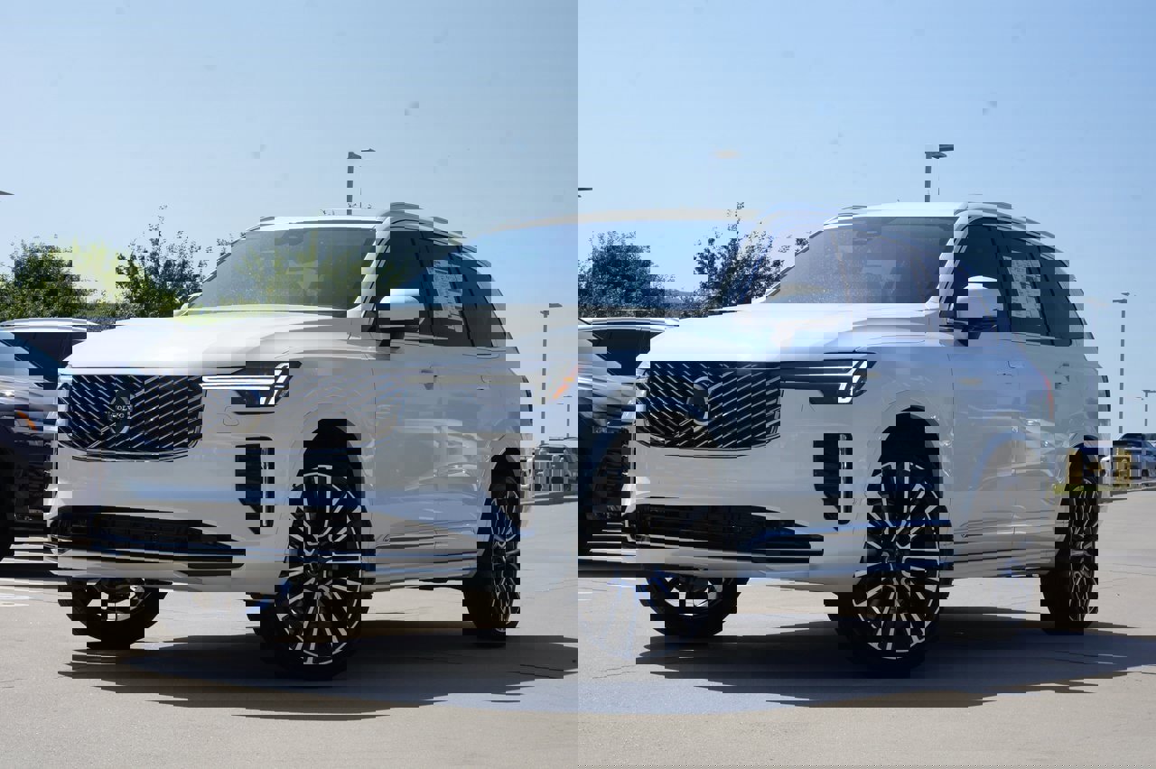 New 2026 Volvo XC90 B6 Plus w/ Protection Package Premier