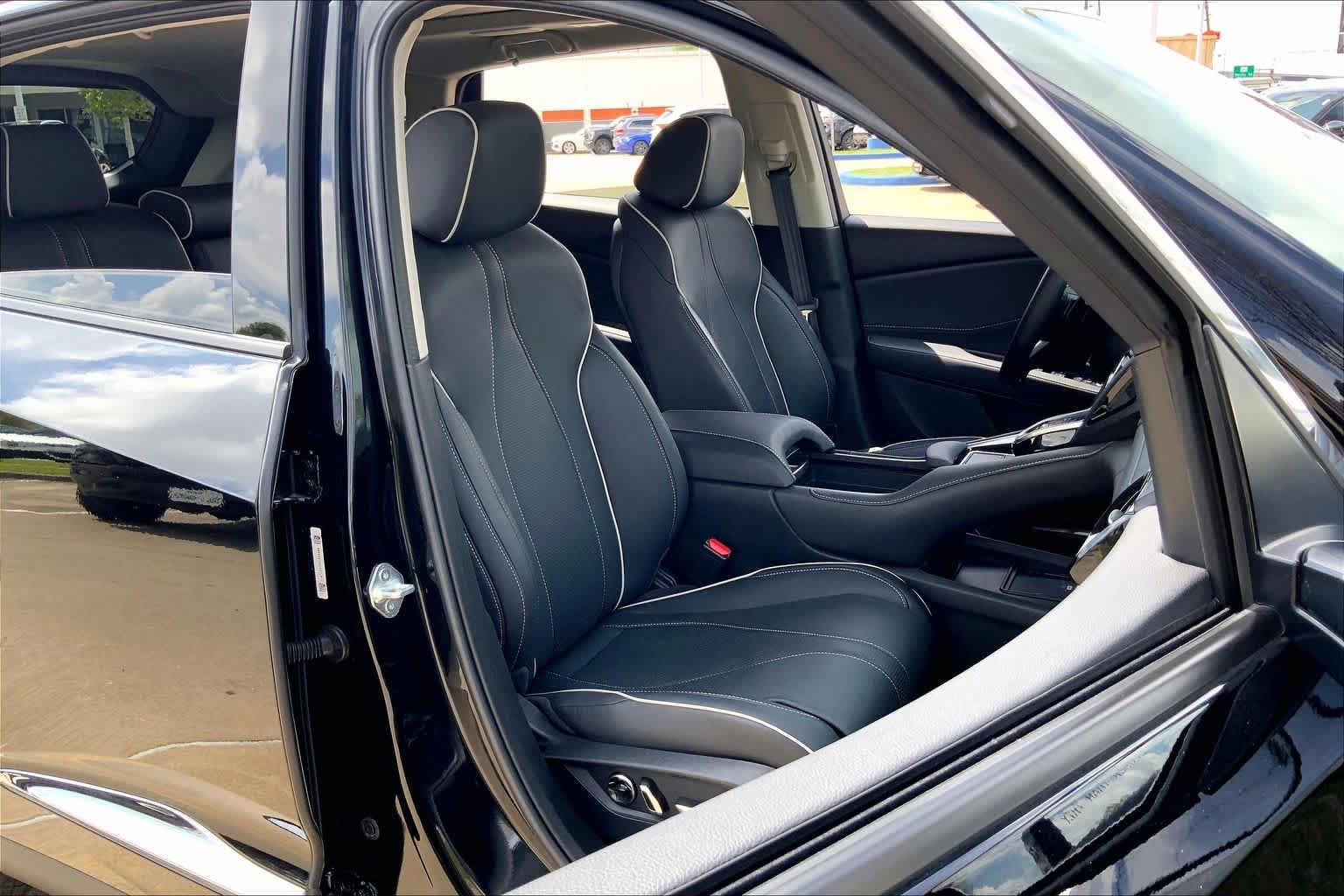 Used 2023 Acura RDX AWD w/ Advance Package image 9