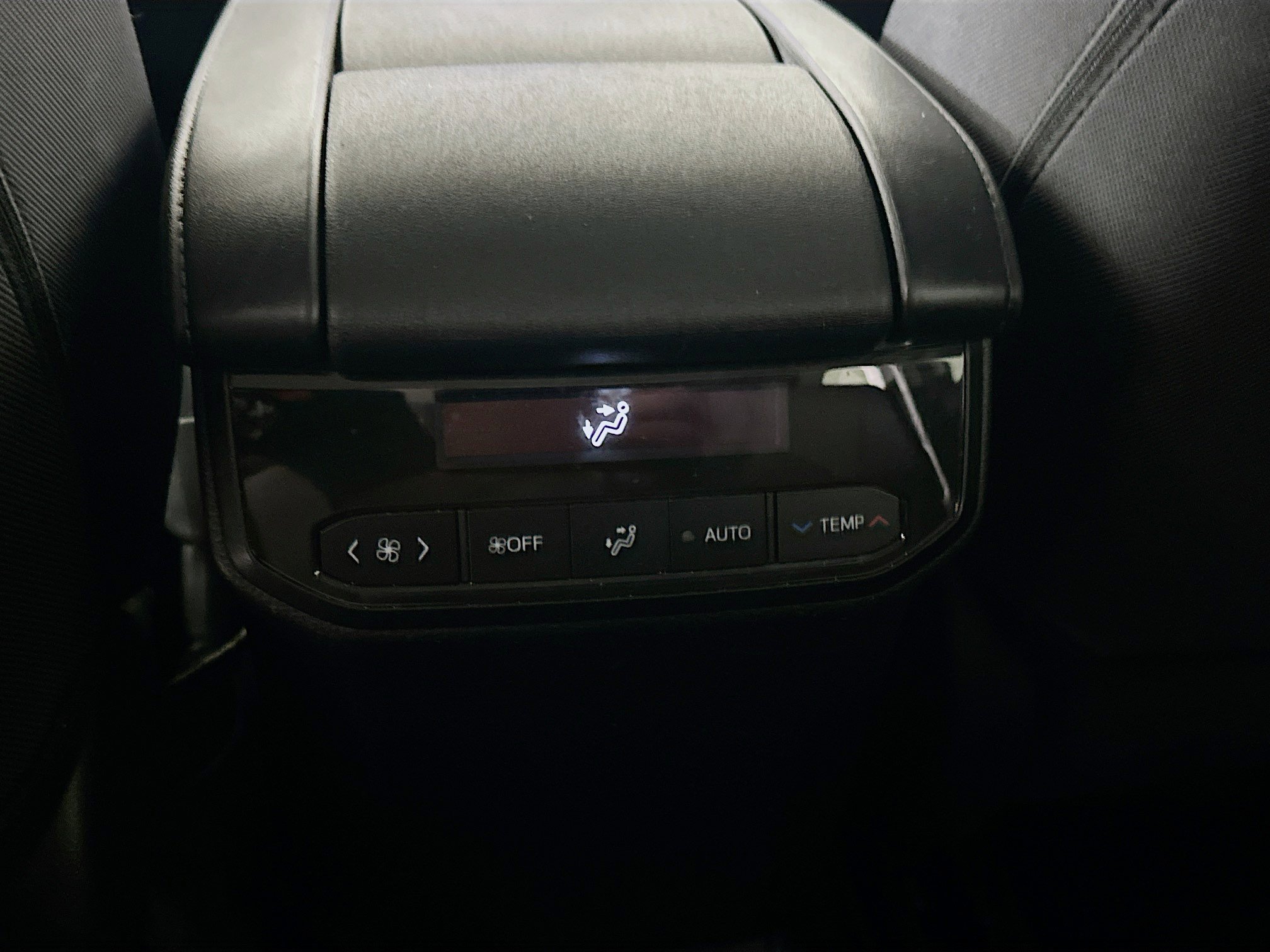 Used 2024 Toyota Highlander LE image 26