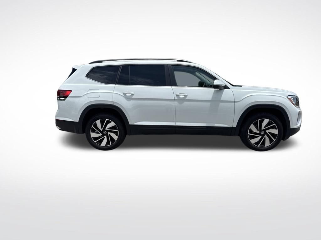 Used 2025 Volkswagen Atlas SE FWD image 4