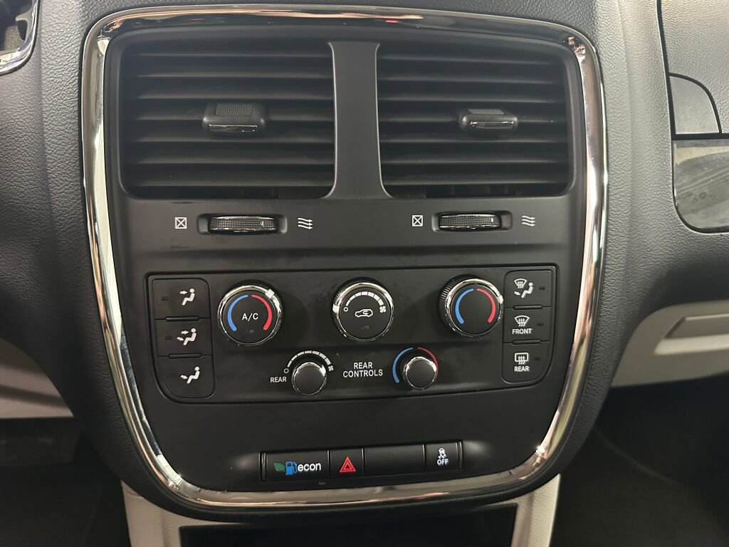 Used 2019 Dodge Grand Caravan SE image 11