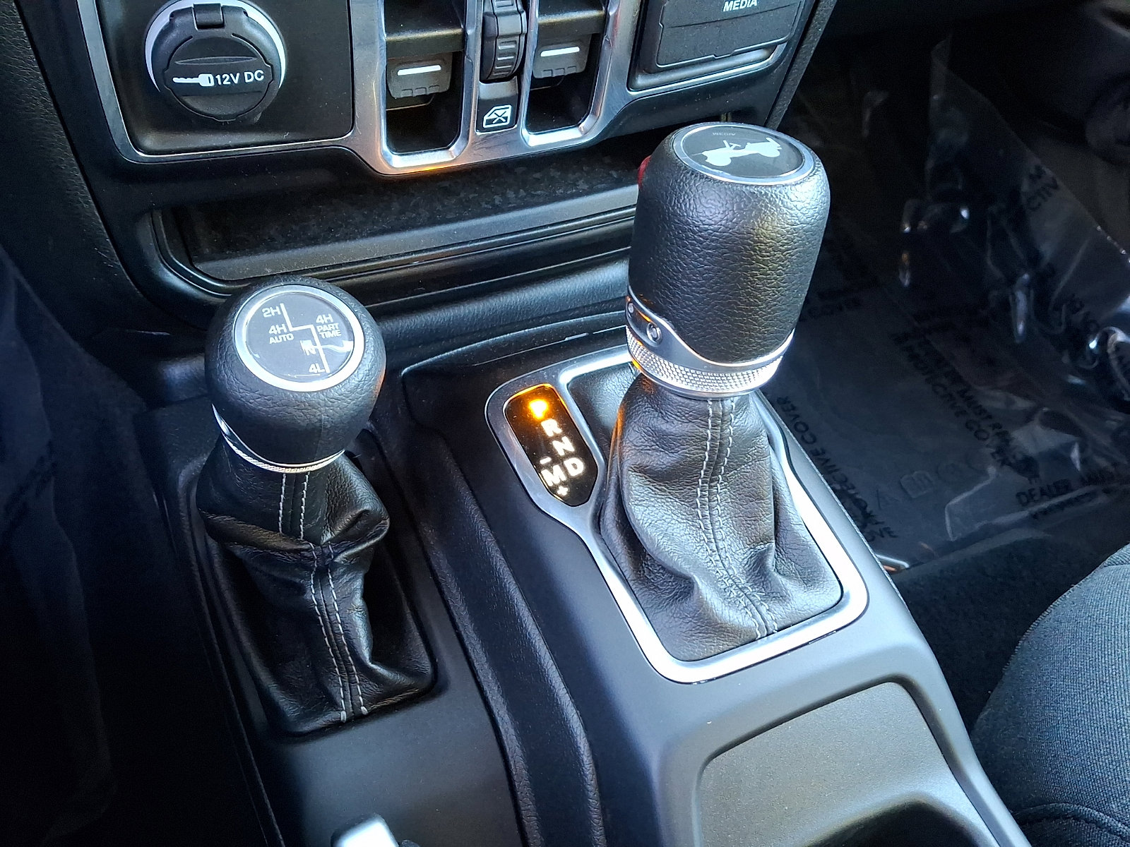 Used 2024 Jeep Wrangler Unlimited Sahara image 14