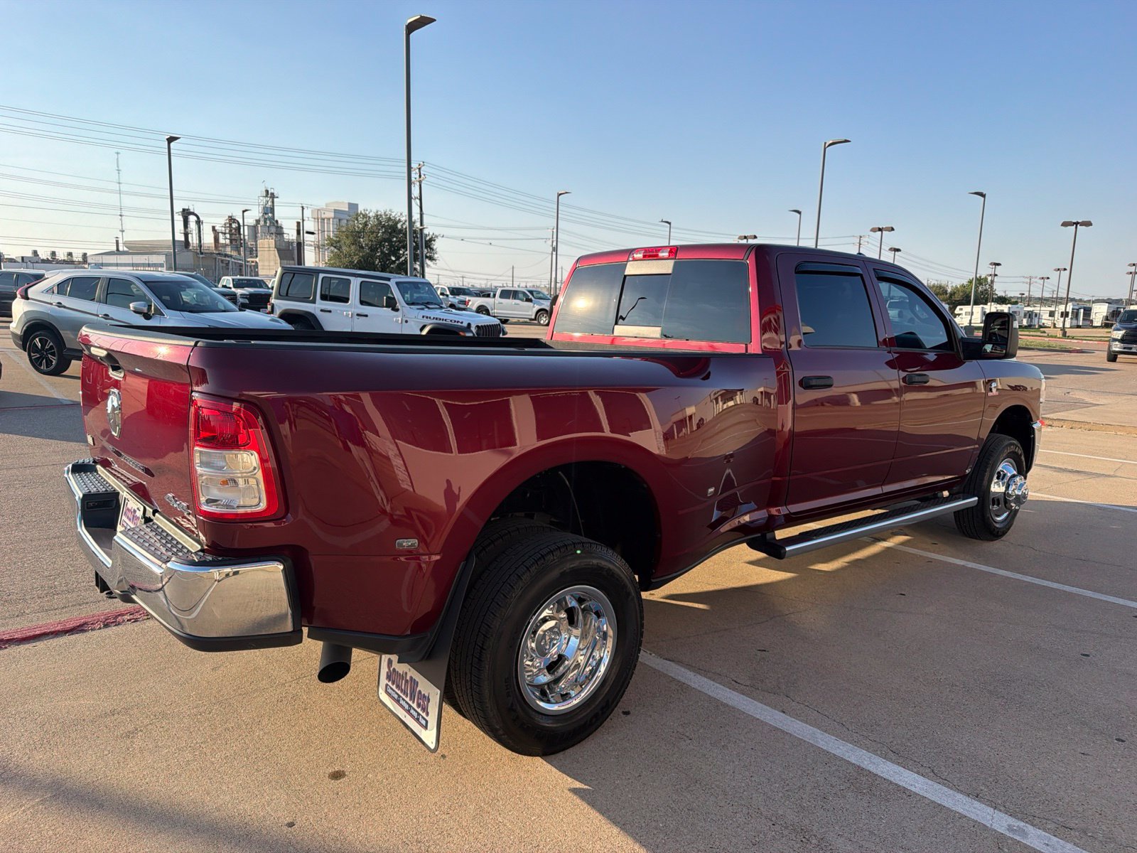 Used 2024 RAM 3500 Tradesman w/ Chrome Appearance Group AWD/4WD image 5