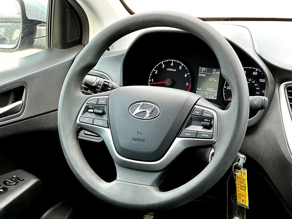 Used 2022 Hyundai Accent SEL w/ Cargo Package FWD image 32