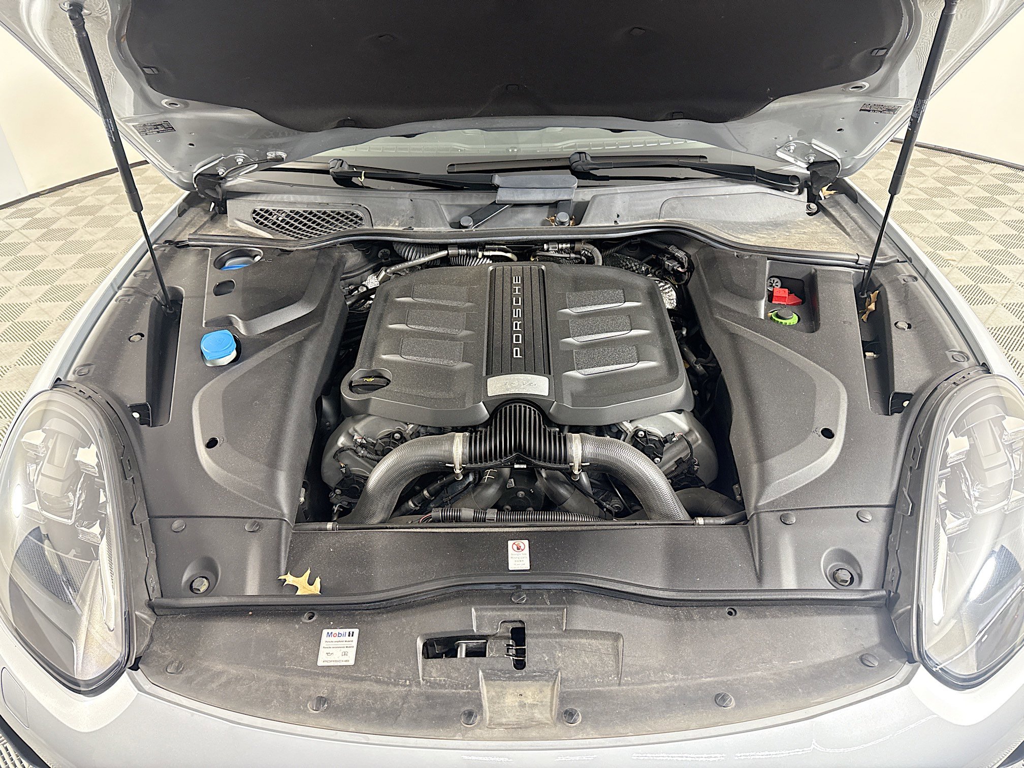 Used 2018 Porsche Cayenne GTS image 38