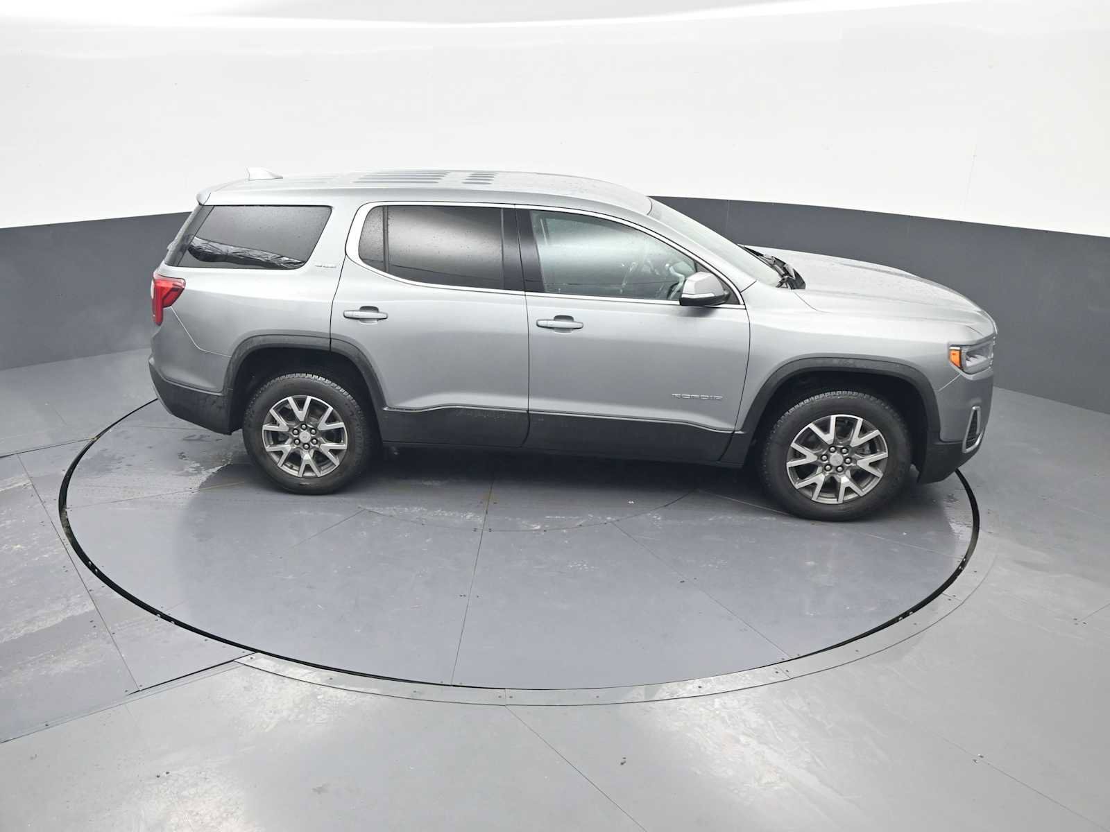 Used 2023 GMC Acadia SLE image 37
