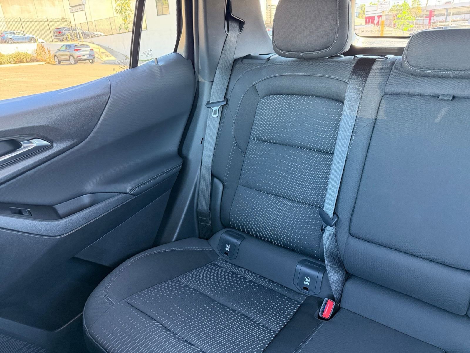 Used 2025 Chevrolet Equinox LT image 38