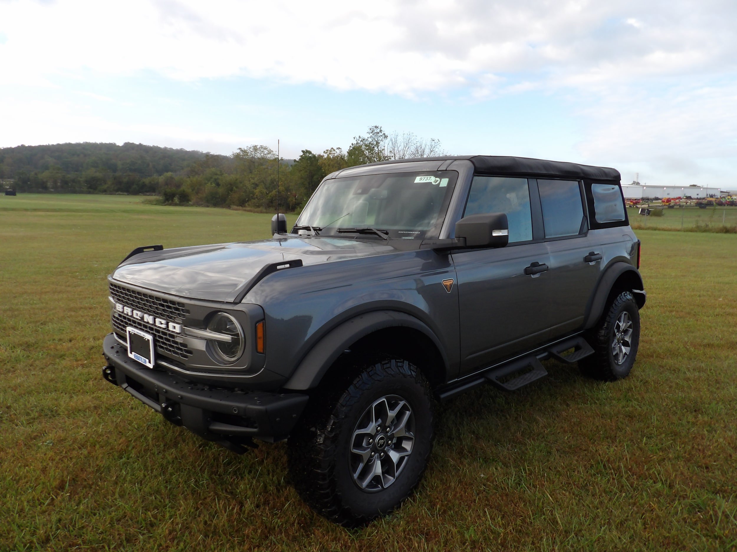 New 2024 Ford Bronco Badlands AWD/4WD image 2
