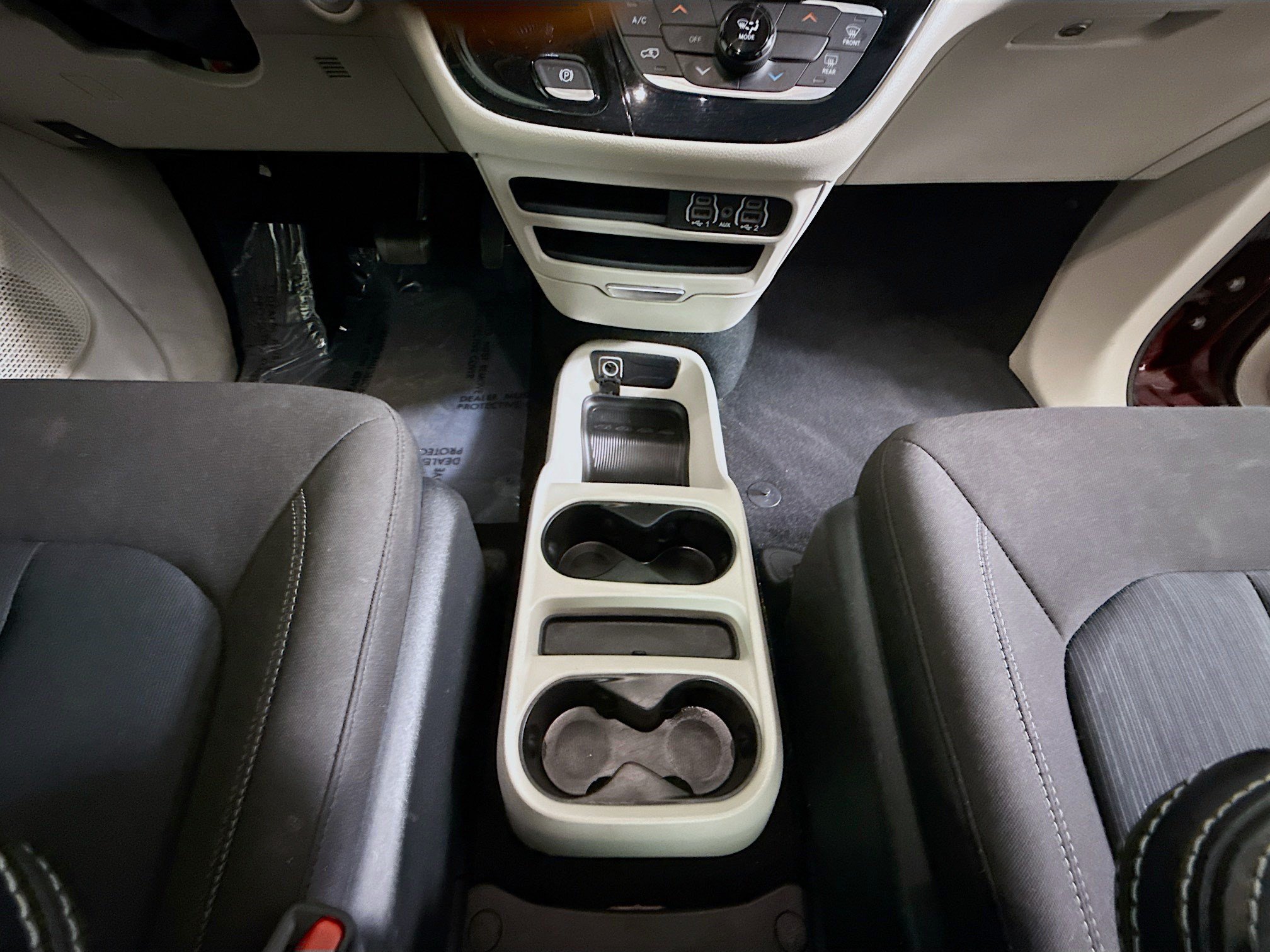 Used 2023 Chrysler Voyager LX FWD image 42