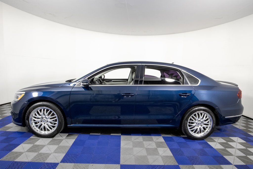 Used 2018 Volkswagen Passat 2.0T SE image 8