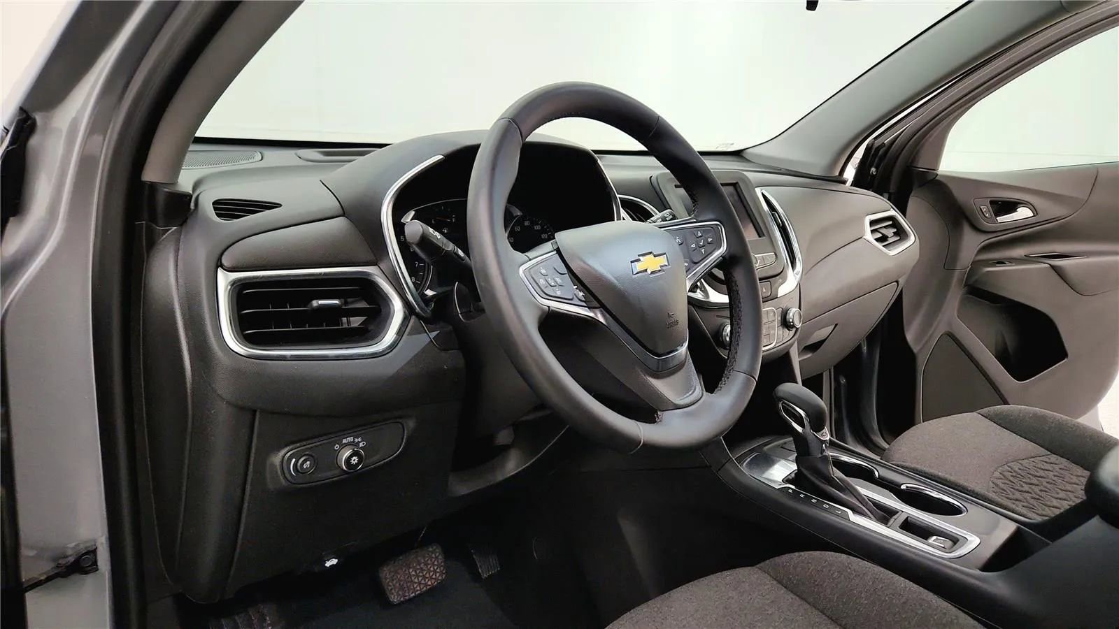 Used 2024 Chevrolet Equinox LT w/ LPO, Floor Liner Package image 23