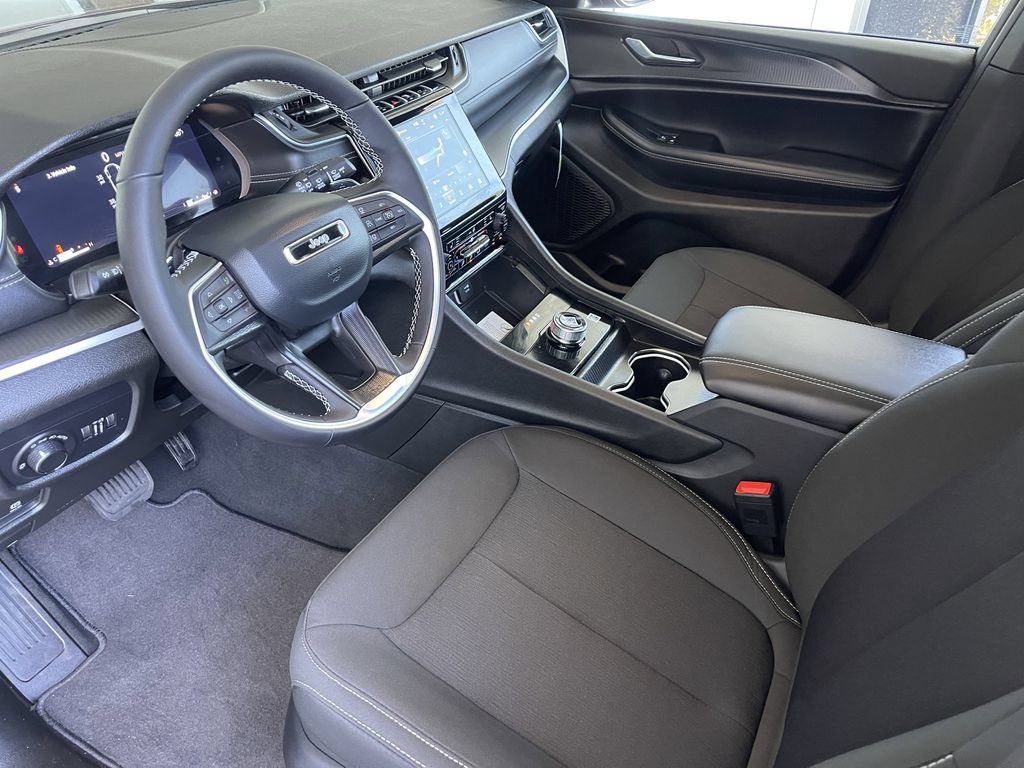 New 2026 Jeep Grand Cherokee L 4WD image 8