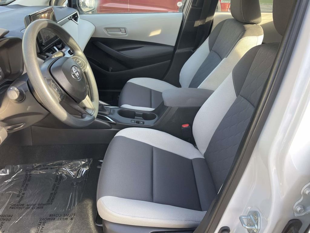 Used 2024 Toyota Corolla LE image 28