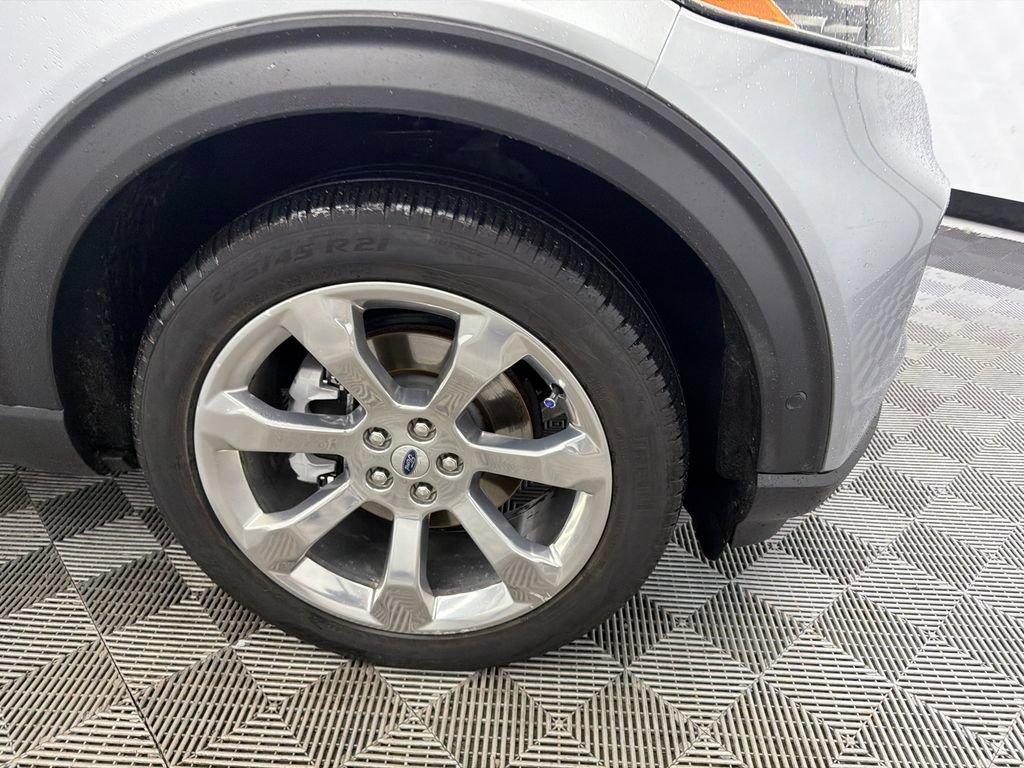 Used 2020 Ford Explorer Platinum w/ Premium Technology Package AWD/4WD image 14
