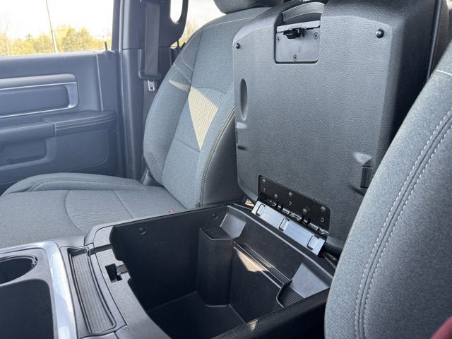 Used 2022 RAM 1500 Classic Warlock w/ Ceramic Gray Warlock Package AWD/4WD image 30