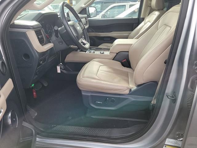 Used 2024 Ford Expedition Limited image 10