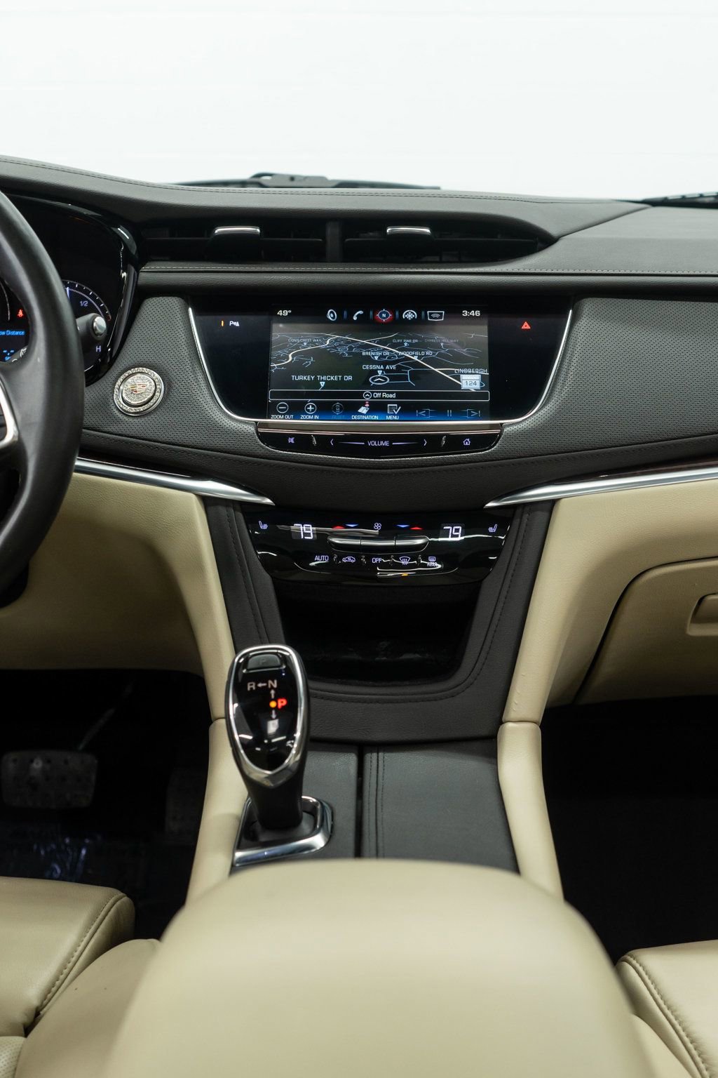 Used 2017 Cadillac XT5 Luxury w/ Driver Awareness Package image 20