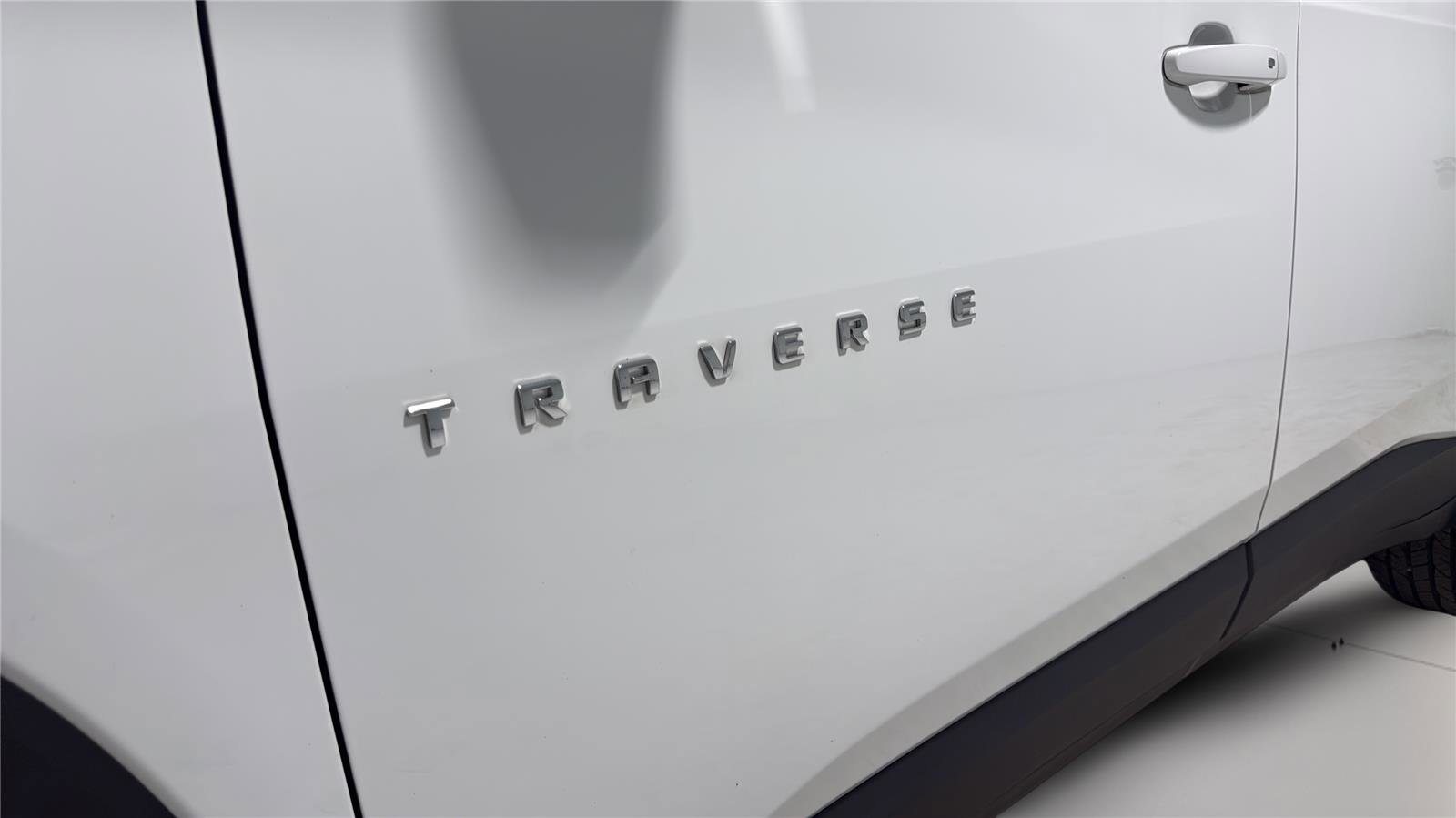 Used 2022 Chevrolet Traverse LT image 33