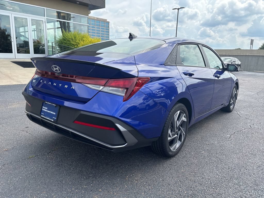 Certified 2025 Hyundai Elantra Sport w/ Cargo Package FWD image 5