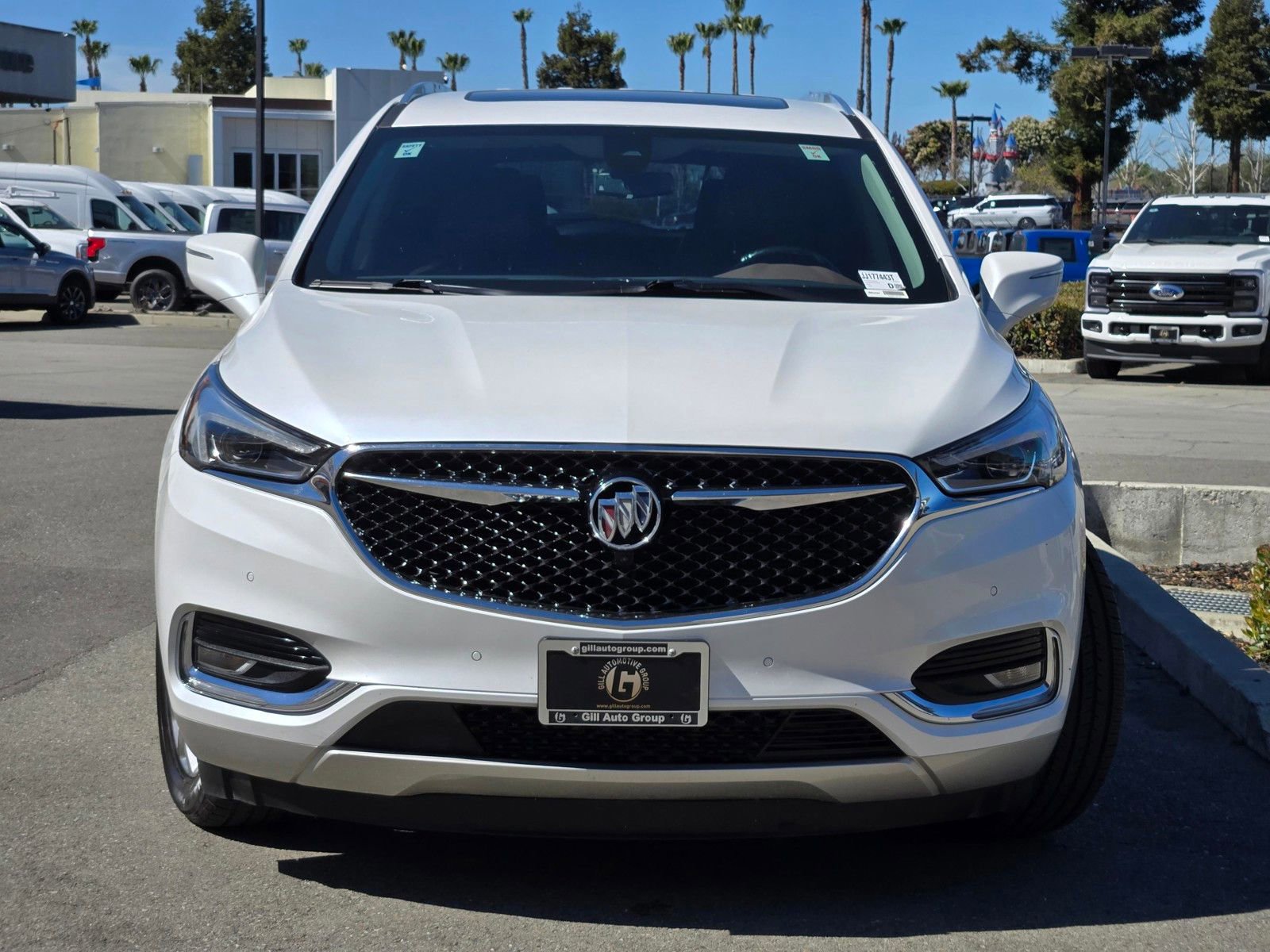 Used 2018 Buick Enclave Avenir w/ Avenir Technology Package image 2