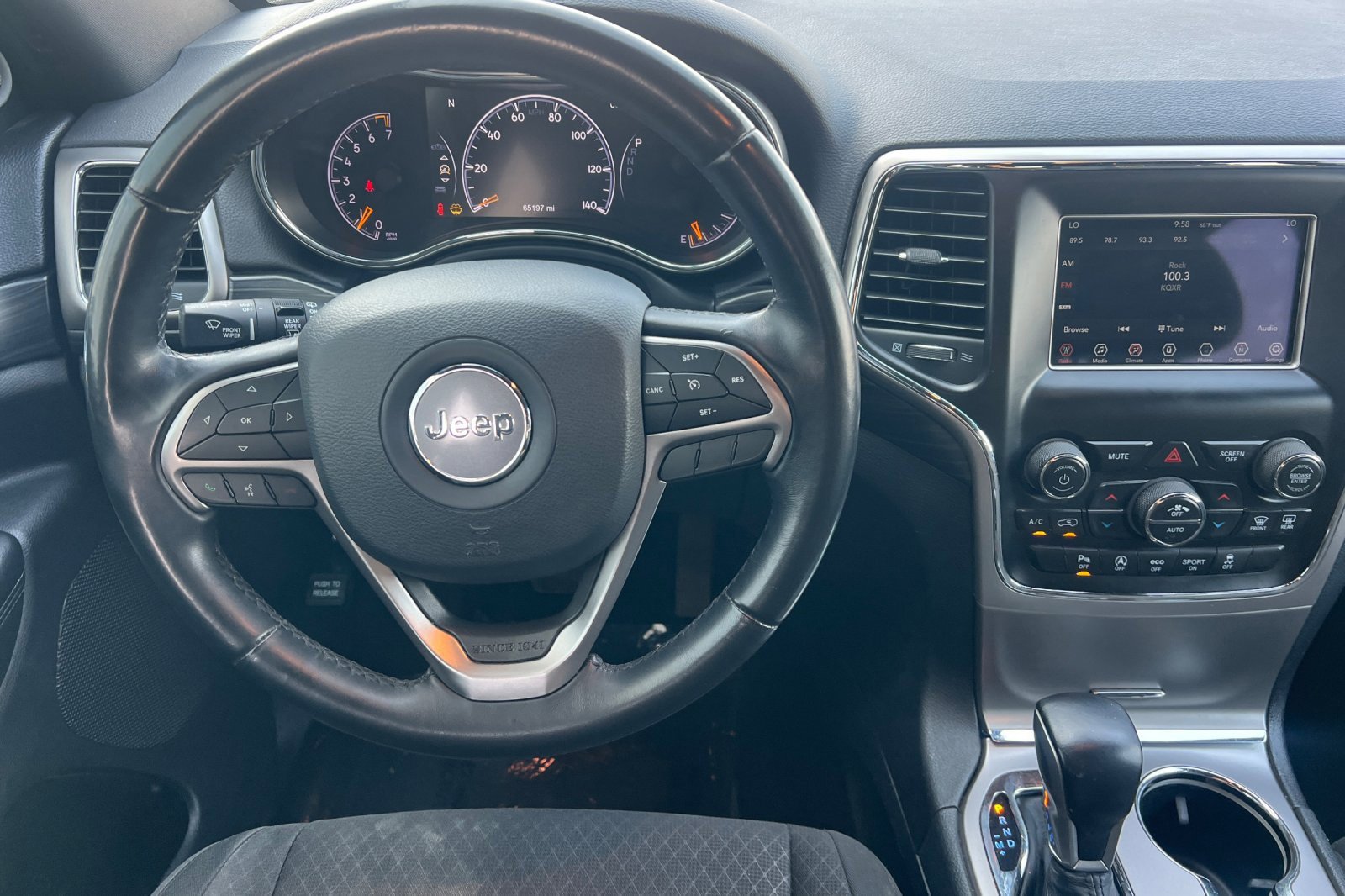 Used 2019 Jeep Grand Cherokee Laredo image 14