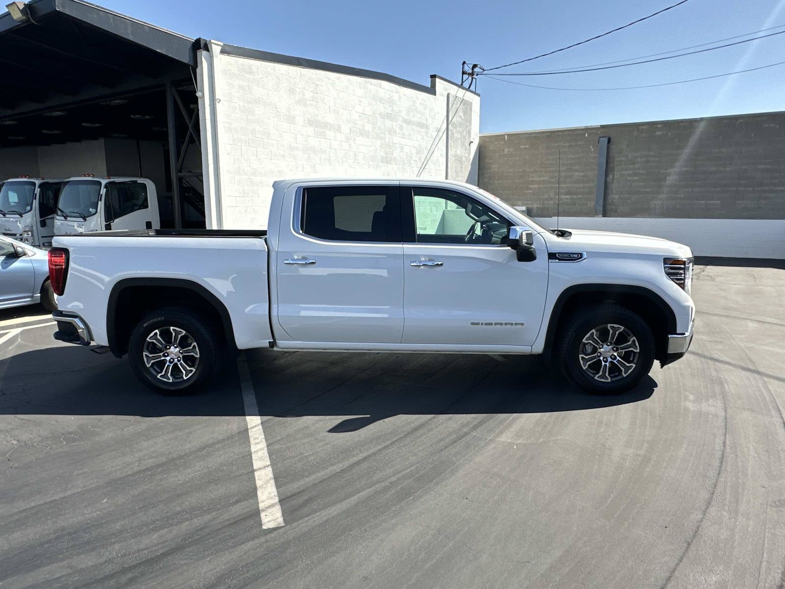 Used 2026 GMC Sierra 1500 SLT RWD image 4