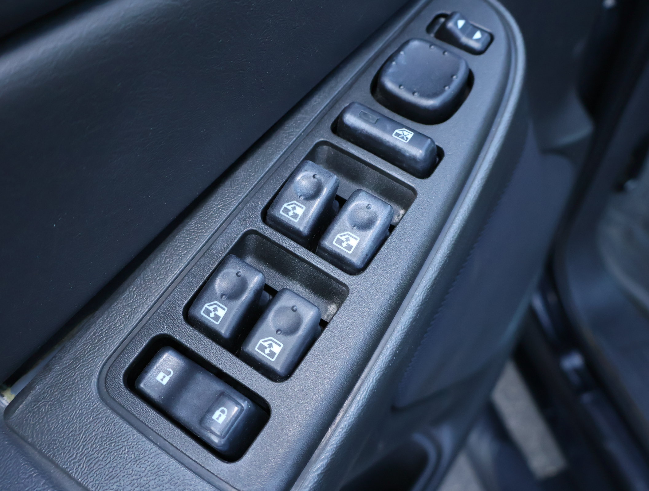 Used 2007 Chevrolet Silverado 1500 LS w/ Skid Plate Package AWD/4WD image 6