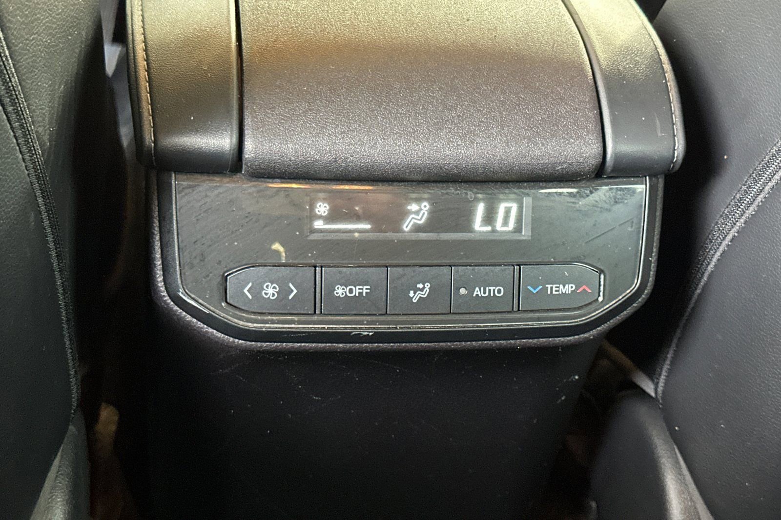 Used 2023 Toyota Highlander Limited image 15