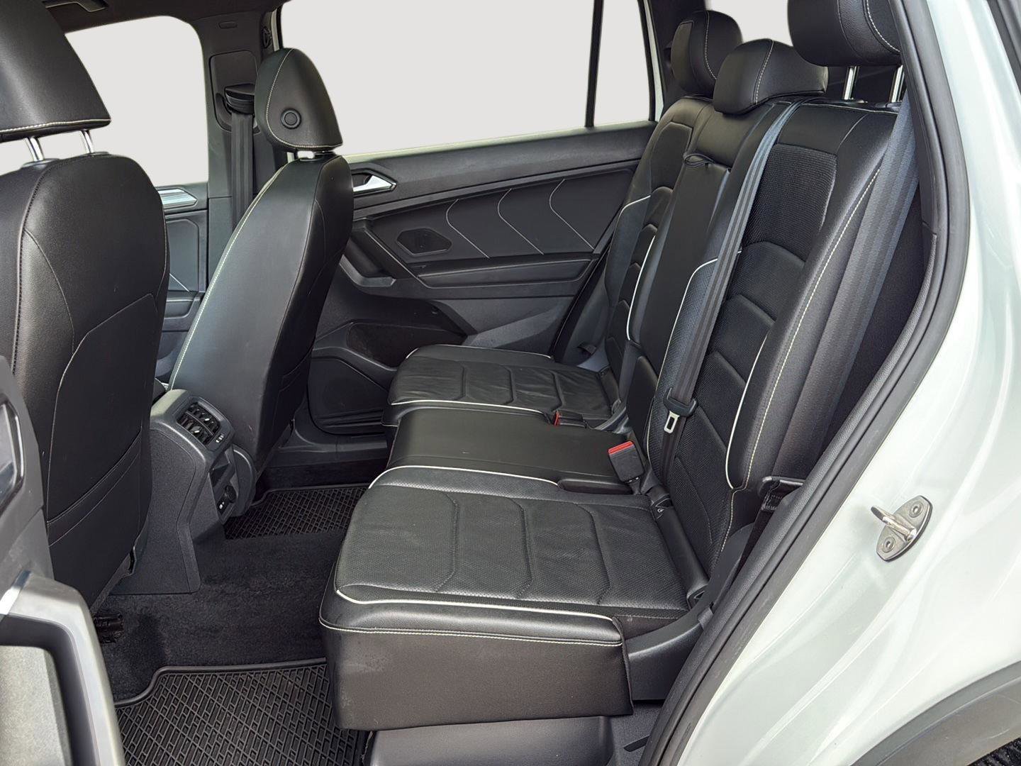 Used 2022 Volkswagen Tiguan SEL R-Line image 22