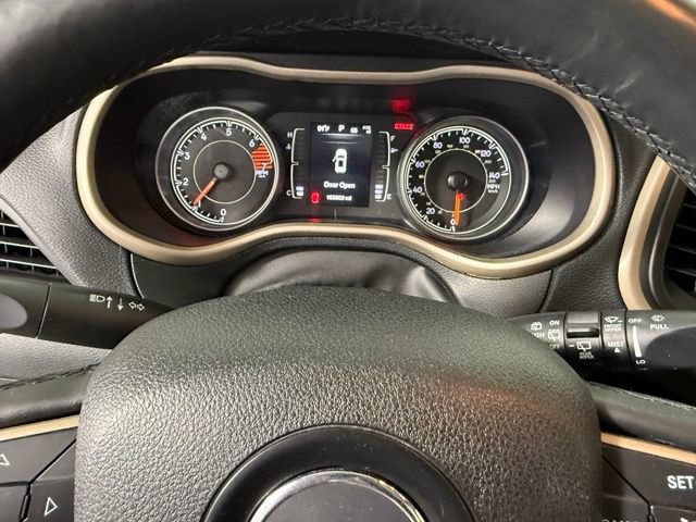 Used 2016 Jeep Cherokee 75th Anniversary AWD/4WD image 19