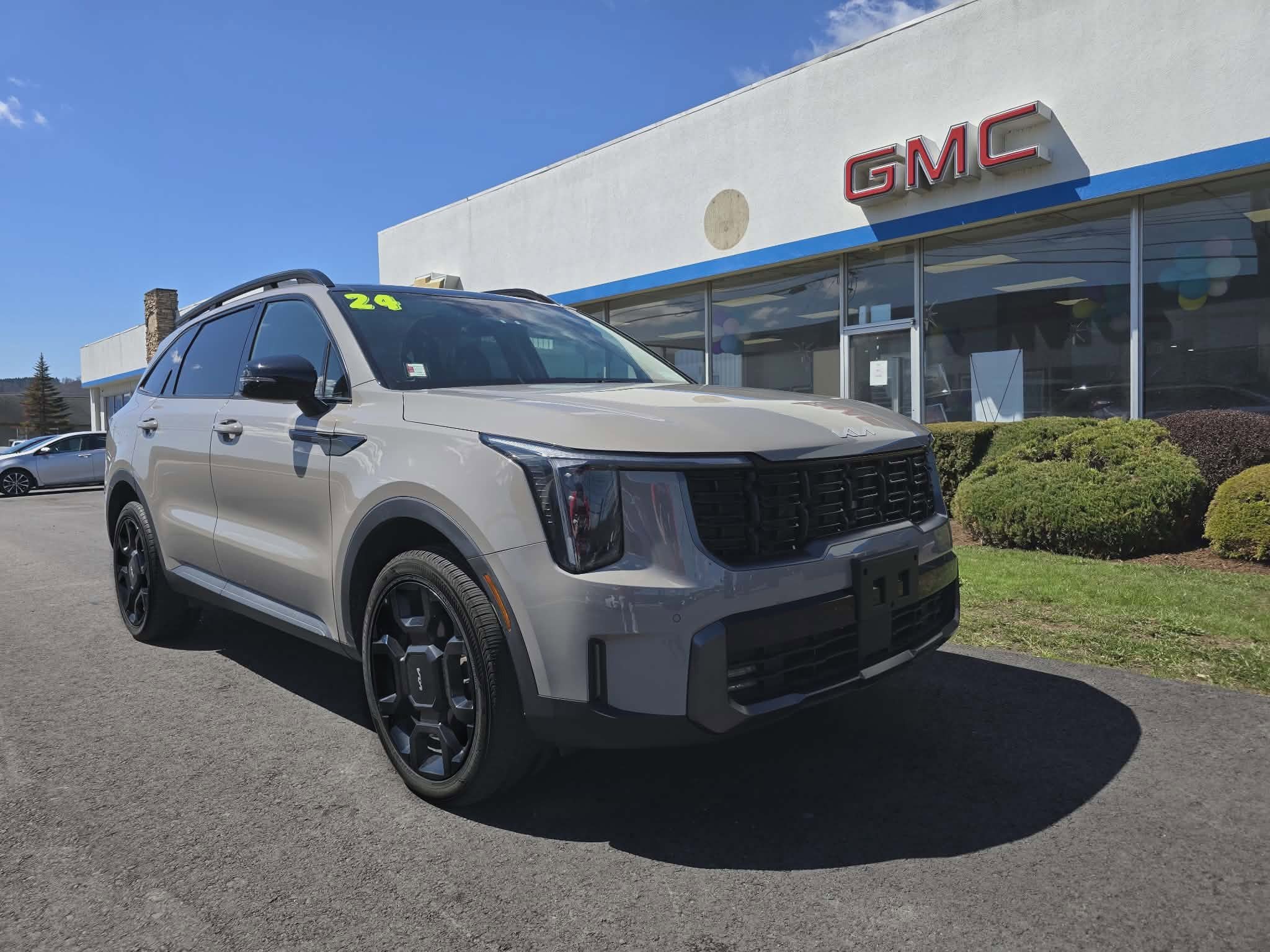 Used 2024 Kia Sorento X-Line EX image 1