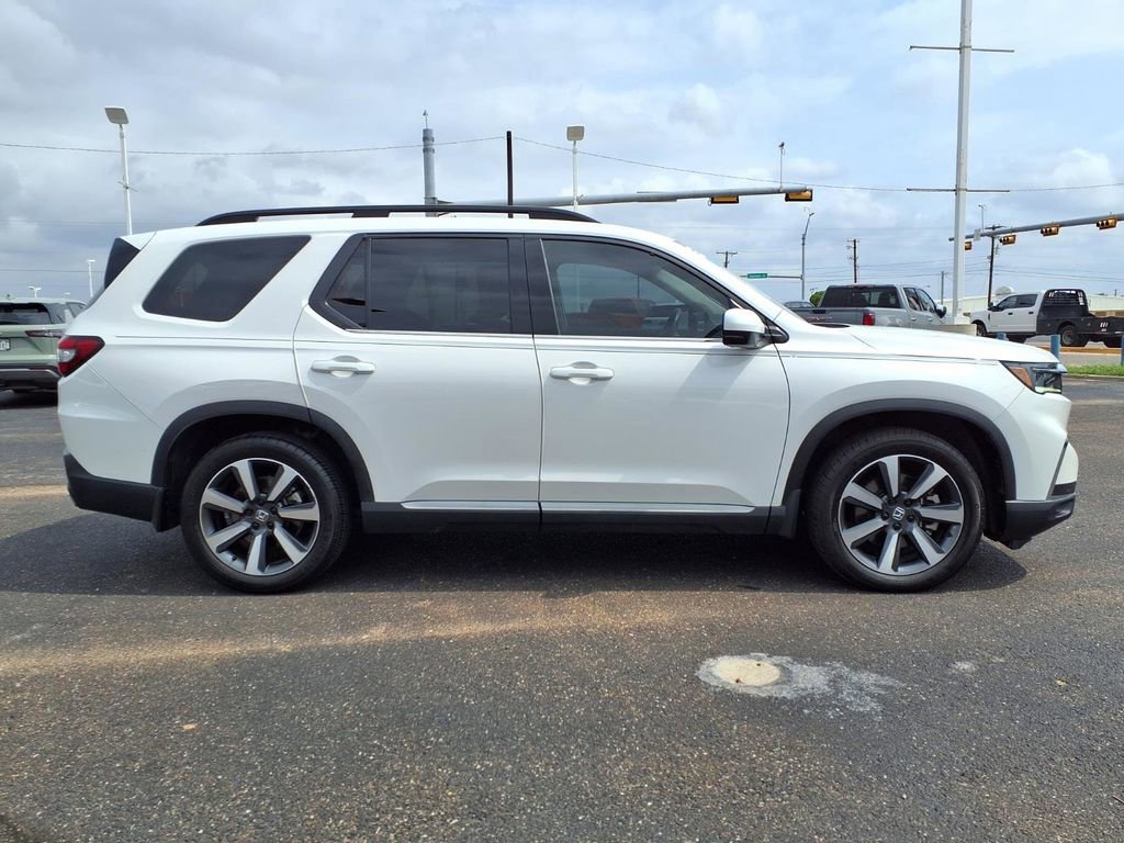 Used 2025 Honda Pilot Touring image 8