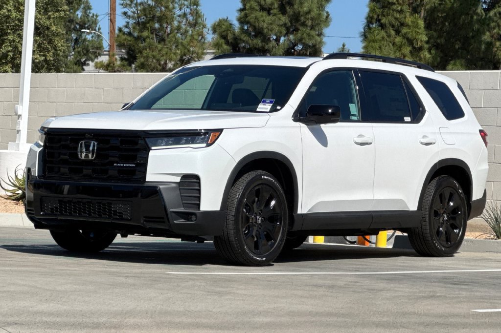 New 2026 Honda Pilot Black Edition image 12