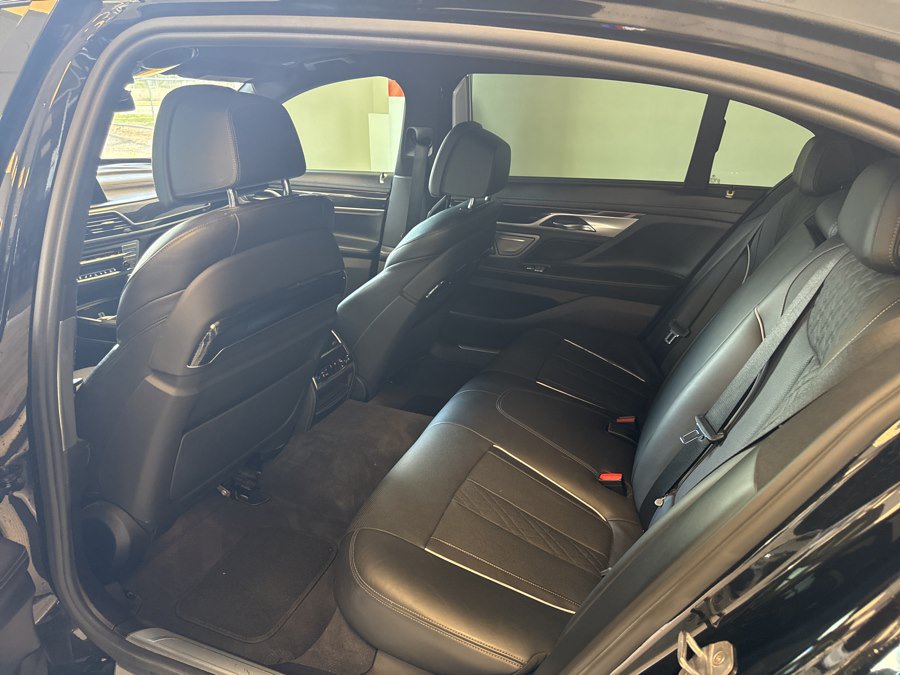 Used 2016 BMW 750i xDrive AWD/4WD image 7