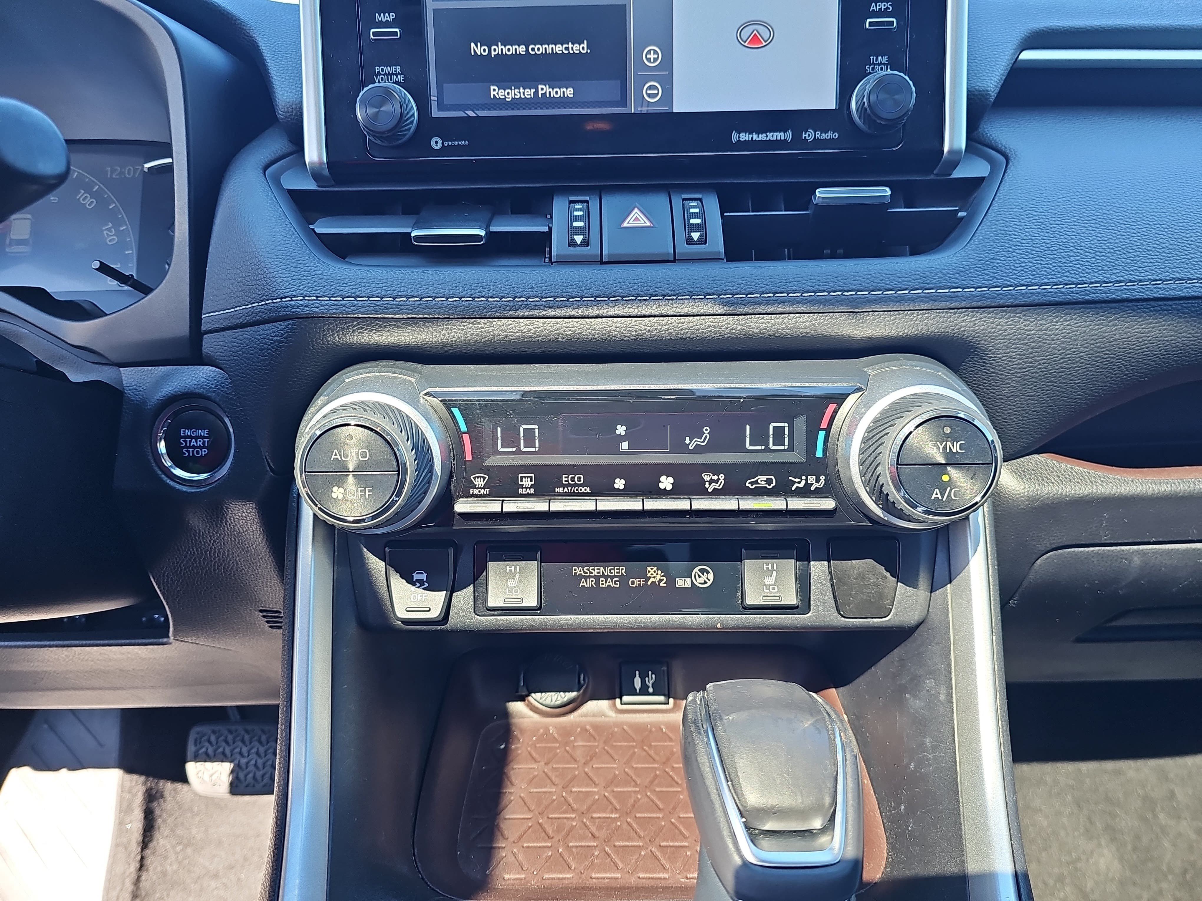 Used 2019 Toyota RAV4 Limited FWD image 22