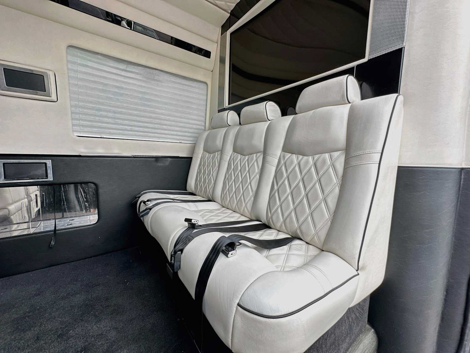 Used 2015 Mercedes-Benz Sprinter 2500 image 34