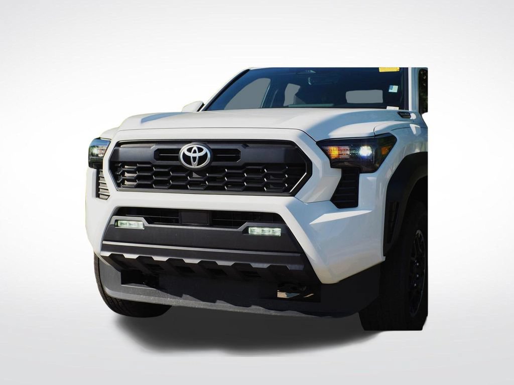 Used 2024 Toyota Tacoma TRD Off-Road AWD/4WD image 31