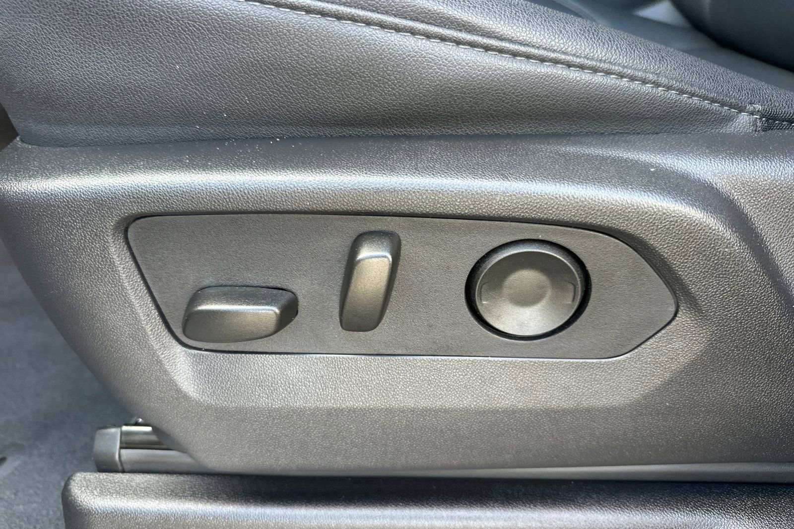 Certified 2025 Chevrolet Tahoe Z71 image 13