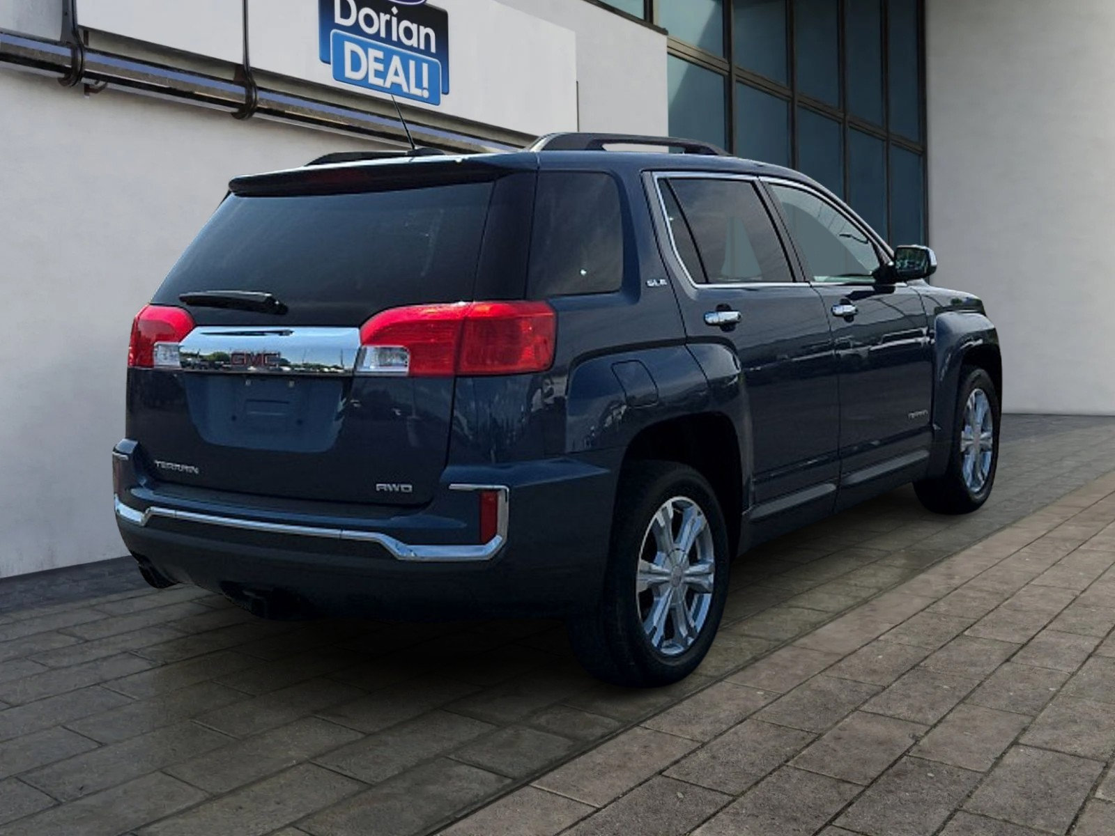 Used 2016 GMC Terrain SLE w/ Chrome Edition AWD/4WD image 3
