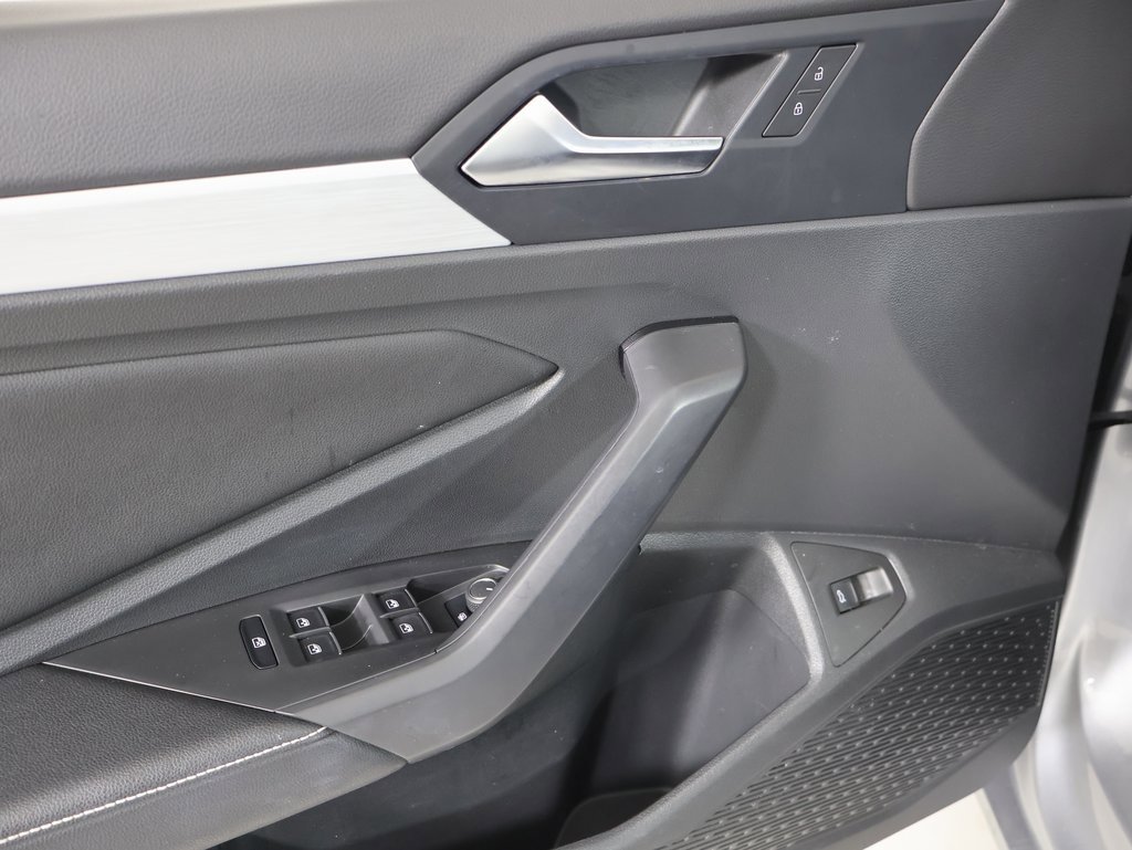 Used 2025 Volkswagen Jetta Sport image 21