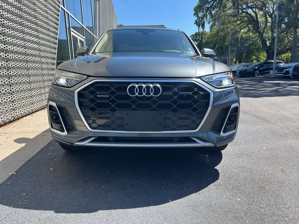 Used 2023 Audi Q5 2.0T Premium w/ Convenience Package AWD/4WD image 3