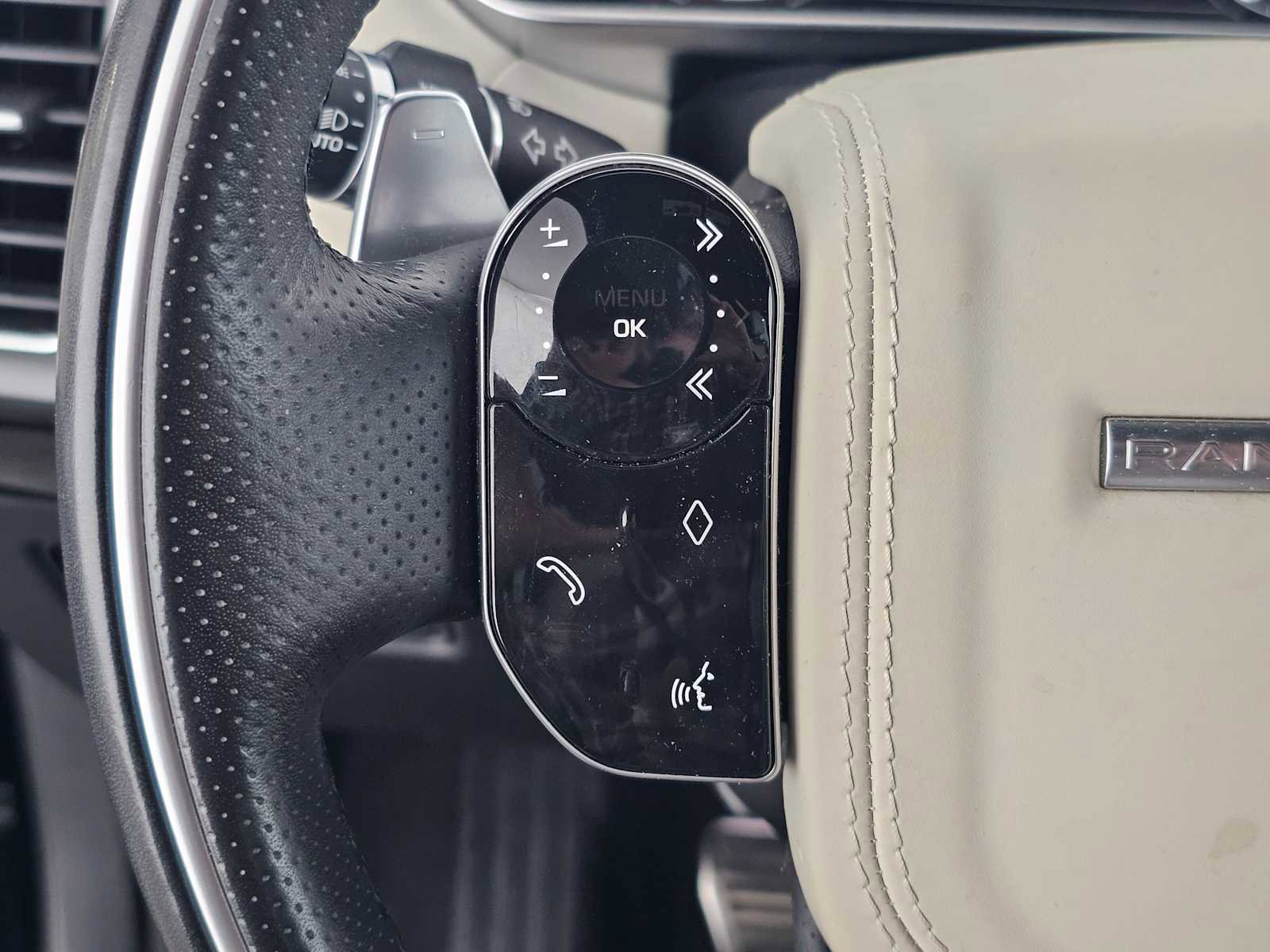 Used 2020 Land Rover Range Rover Sport Autobiography image 27