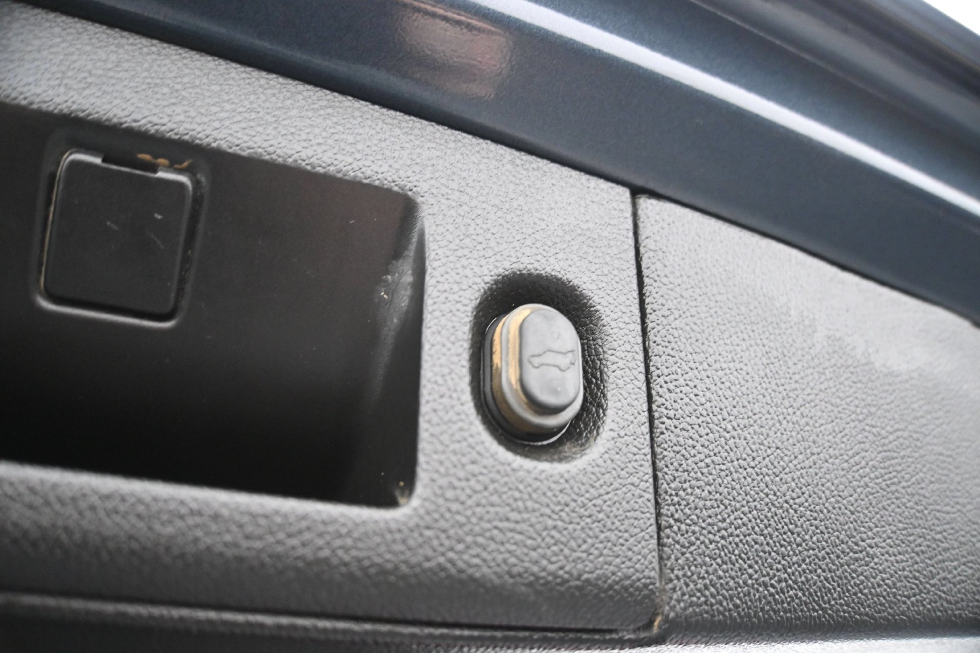 Used 2020 Chevrolet Tahoe LT AWD/4WD image 17