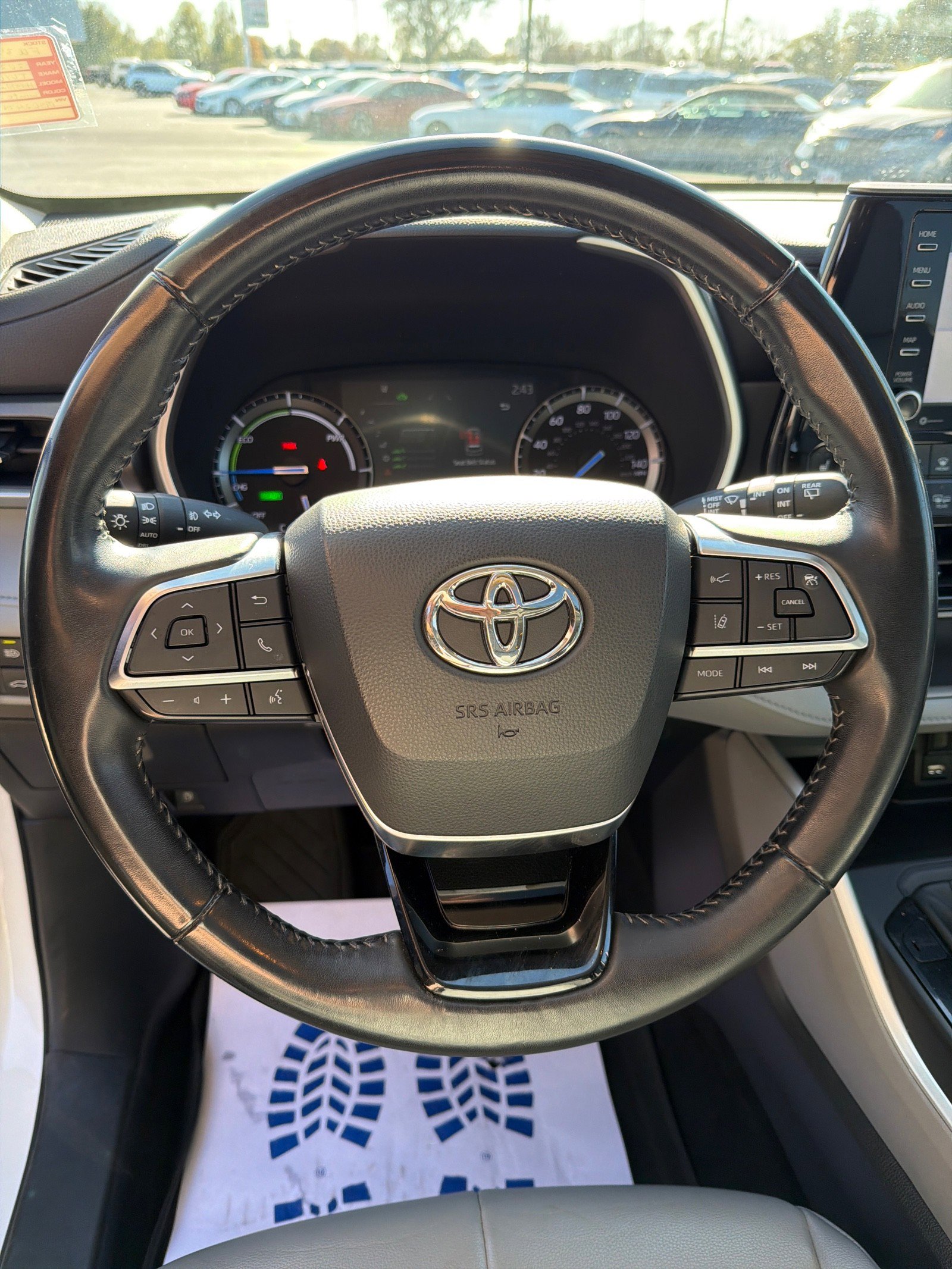Used 2021 Toyota Highlander XLE image 14
