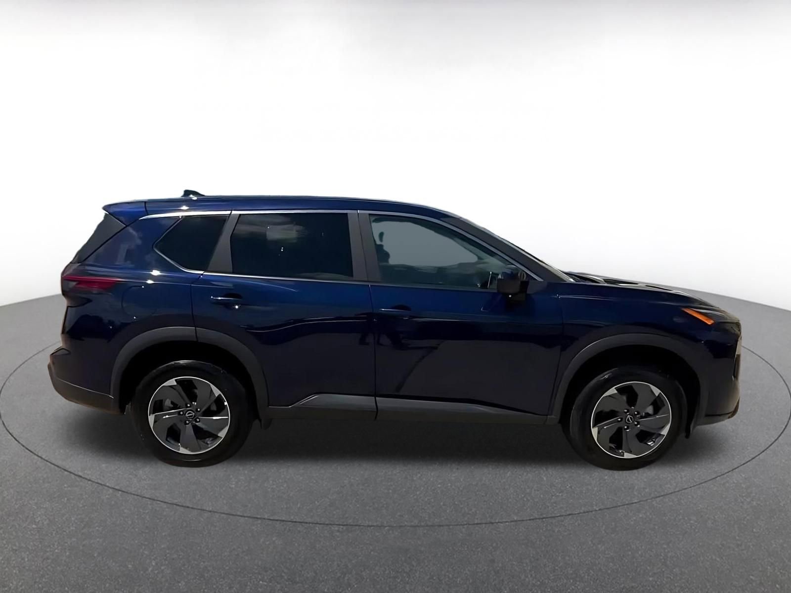Used 2025 Nissan Rogue SV FWD image 16