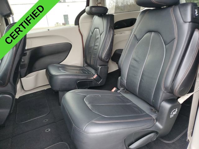 Used 2018 Chrysler Pacifica Touring-L Plus image 24