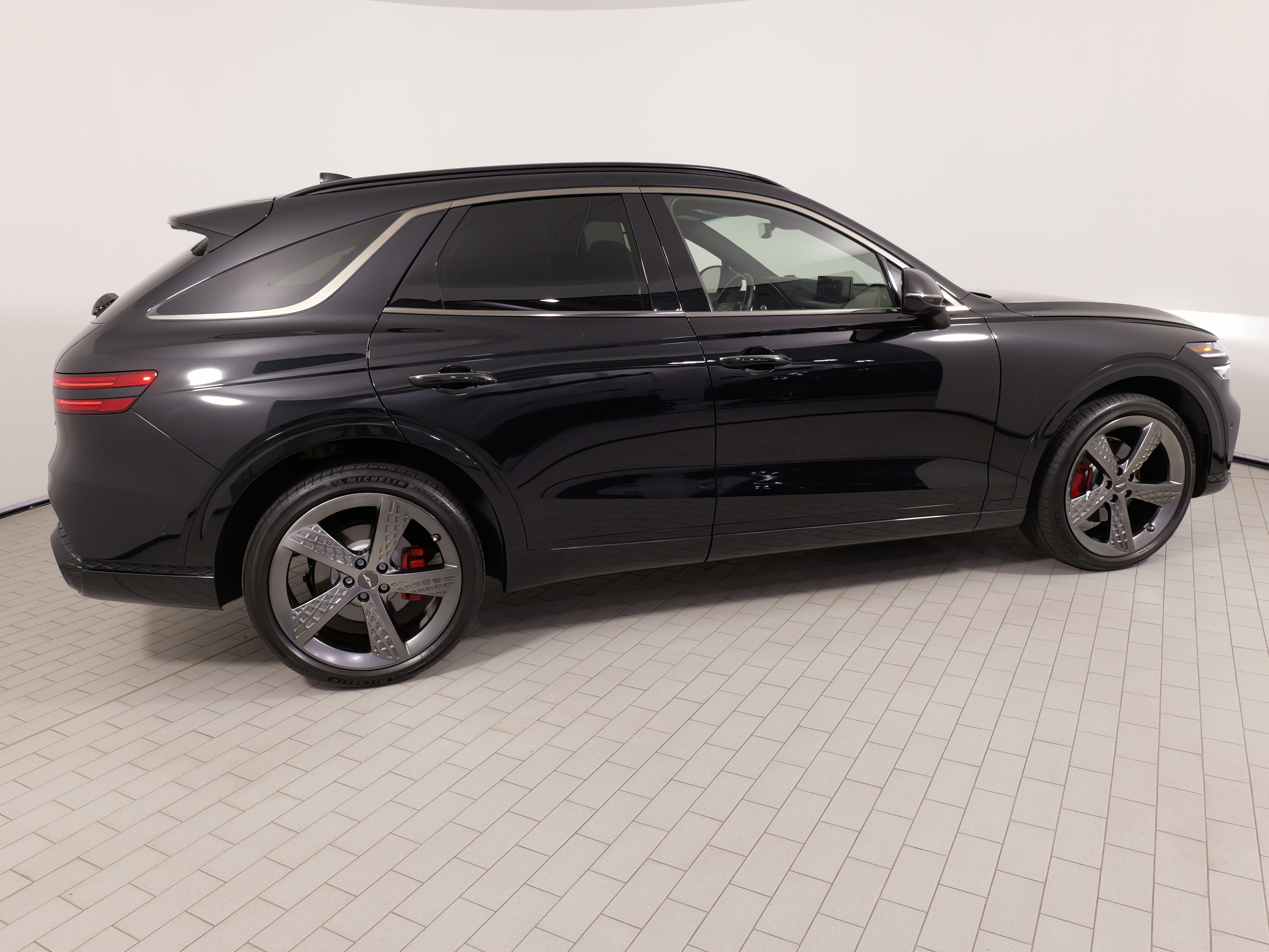 Used 2022 Genesis GV70 2.5T w/ Sport Prestige Package AWD/4WD image 9