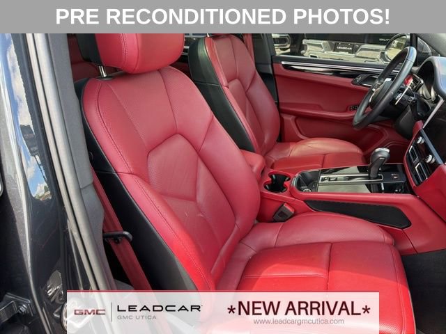 Used 2023 Porsche Macan Turbo AWD/4WD image 15